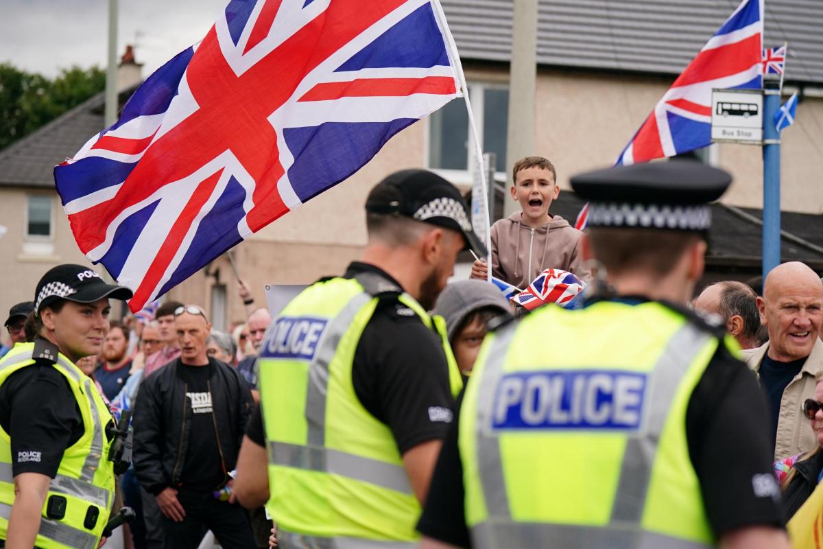 Further protests expected outside Falkirk asylum hotel as tensions continue
