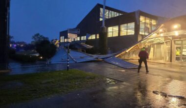 Dacheinsturz in Meilen: Sturm fegt Dach des Primarschulhauses Allmend weg