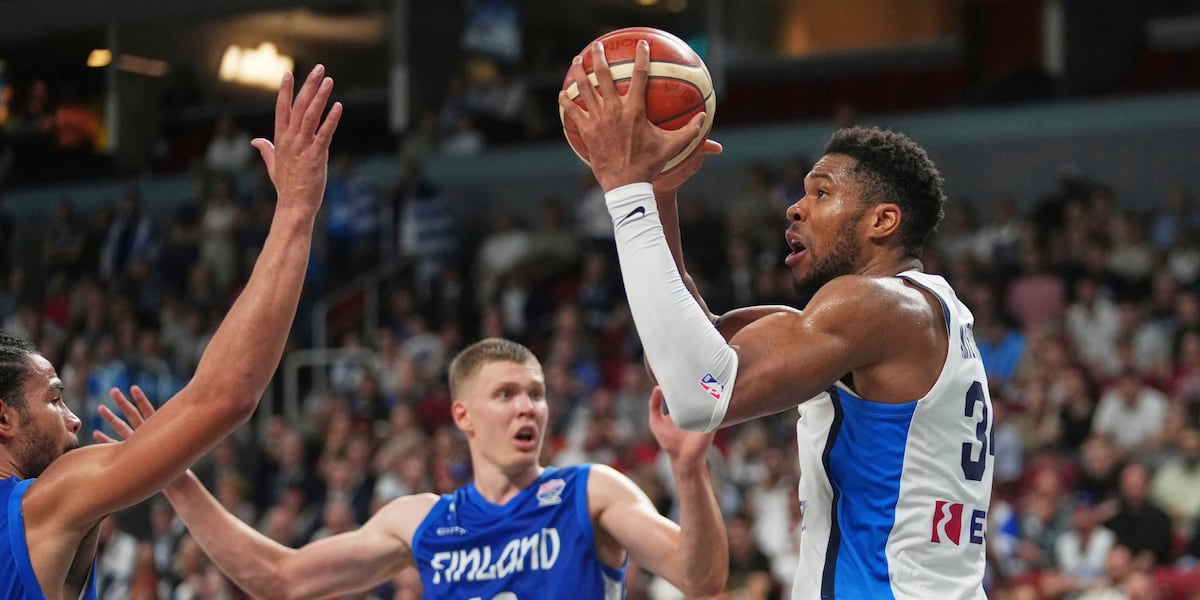 Giannis Antetokounmpo has COVID, Bucks general manager says