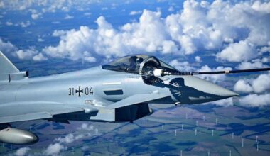 Caccia Nato intercettano 5 jet russi vicino alla Lettonia. Ambasciatore russo: se abbattuti sarà guerra