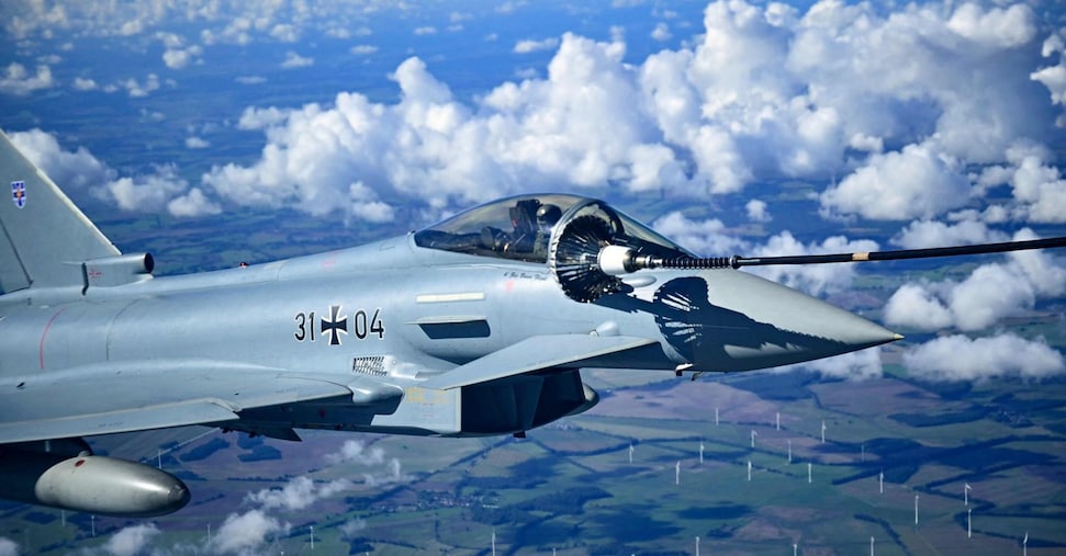 Caccia Nato intercettano 5 jet russi vicino alla Lettonia. Ambasciatore russo: se abbattuti sarà guerra