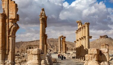 Experts push to restore Syria’s war-torn heritage sites, including renowned Roman ruins at Palmyra