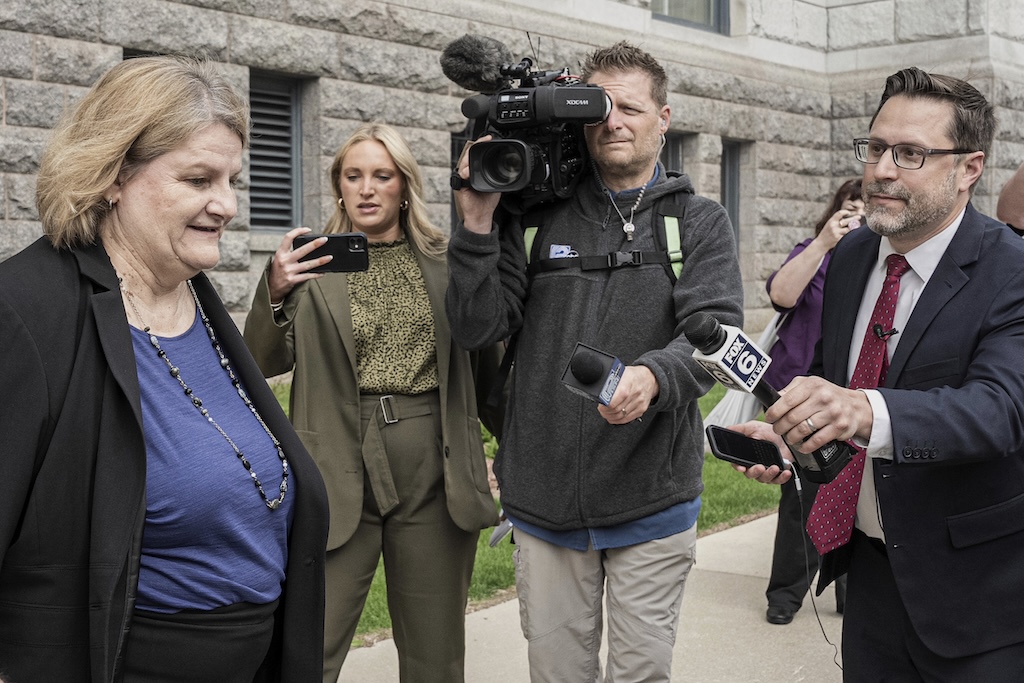 December trial set for judge in illegal immigrant escape case