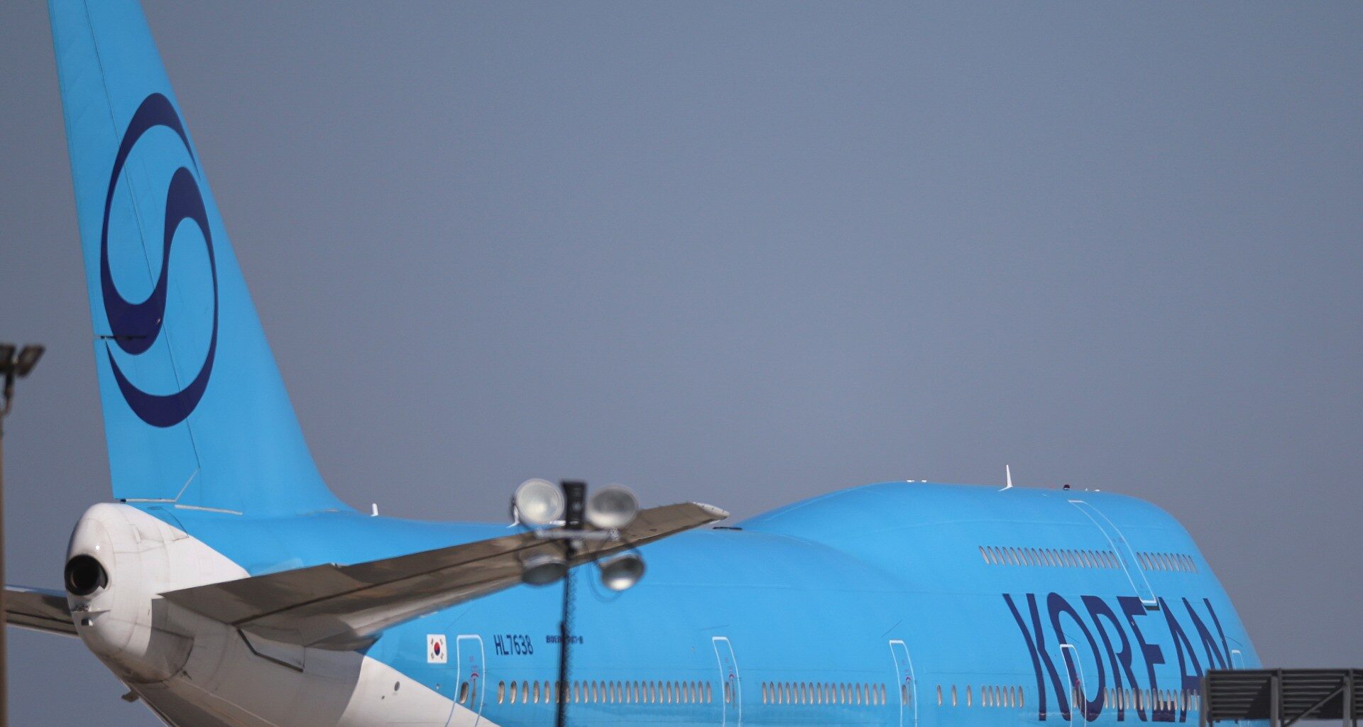 Detained South Koreans released, fly home after US immigration raid | Migration News