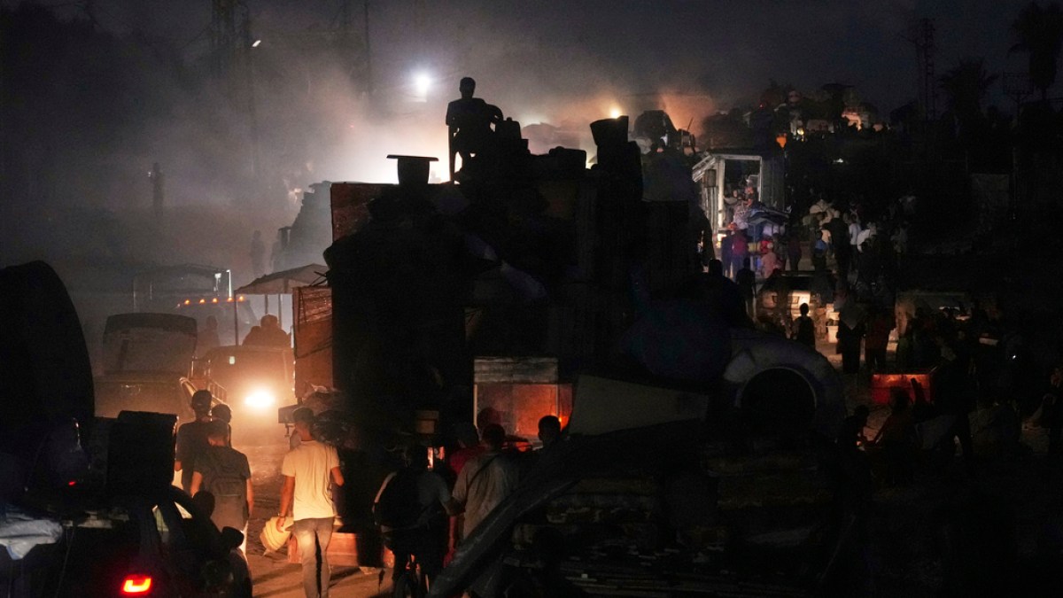 Panic in Gaza City as Israel advances on centre, ‘sandwiching’ population | Israel-Palestine conflict News