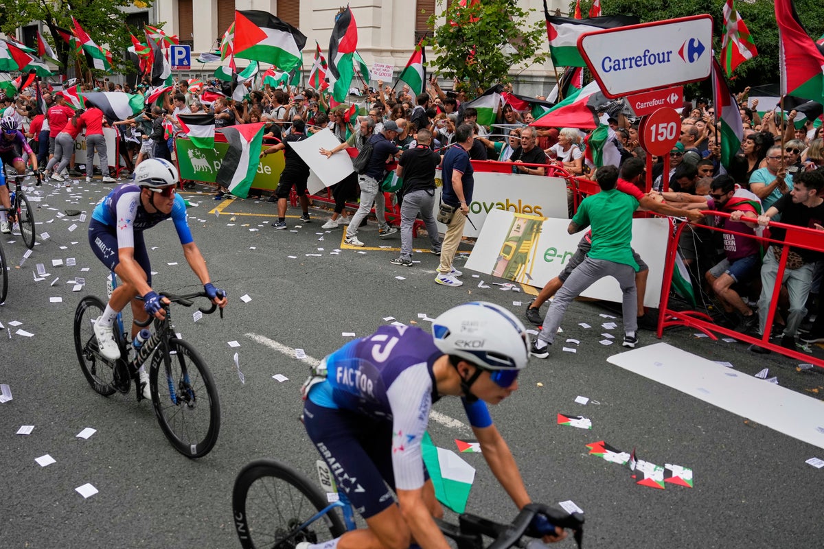 Israel Premier Tech removes team name from uniforms at Spanish Vuelta after protests