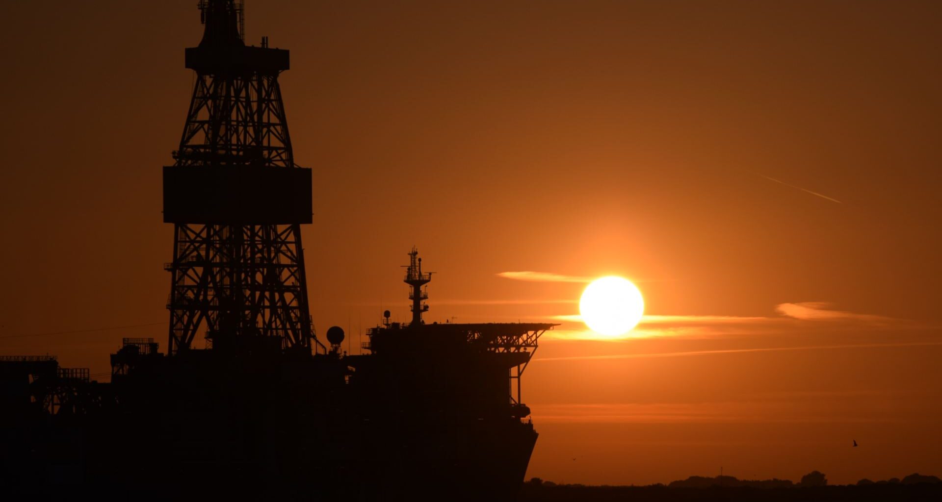 Angola Oil Production - freepik