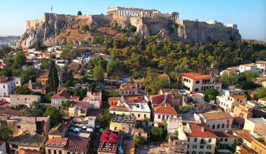 Greece Tops EU for Housing Costs, Keeping Young Adults at Parents’ Home