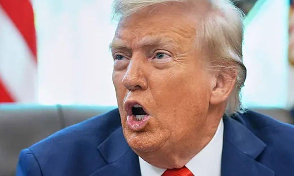 ‘It’s a Hostile Act’: Frantic Trump Threatens GOP Rebels as Epstein Vote Gains Momentum