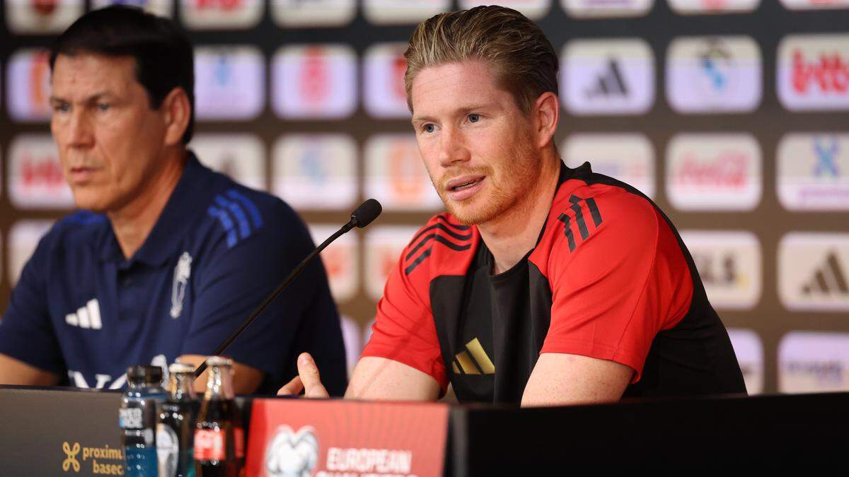 Een relaxte Kevin De Bruyne over de kapiteinsband, een terugkeer naar City en de koning ontmoeten: “Wel, ik heb meer met de koningin gepraat”
