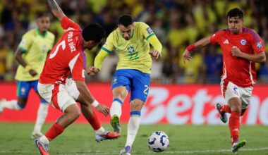 Brazil's Martinelli, center, and Chile's Paulo Diaz battle for the ball during a World Cup 2026 qualifying soccer match at Maracana stadium in Rio de Janeiro, Thursday, Sept. 4, 2025. (AP Photo/Bruna Prado)