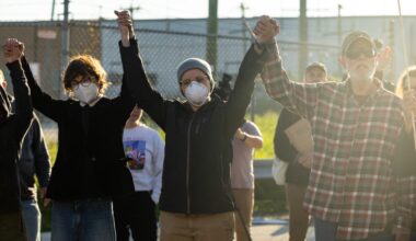 Chicago prepares with parades, protests for immigration sweeps