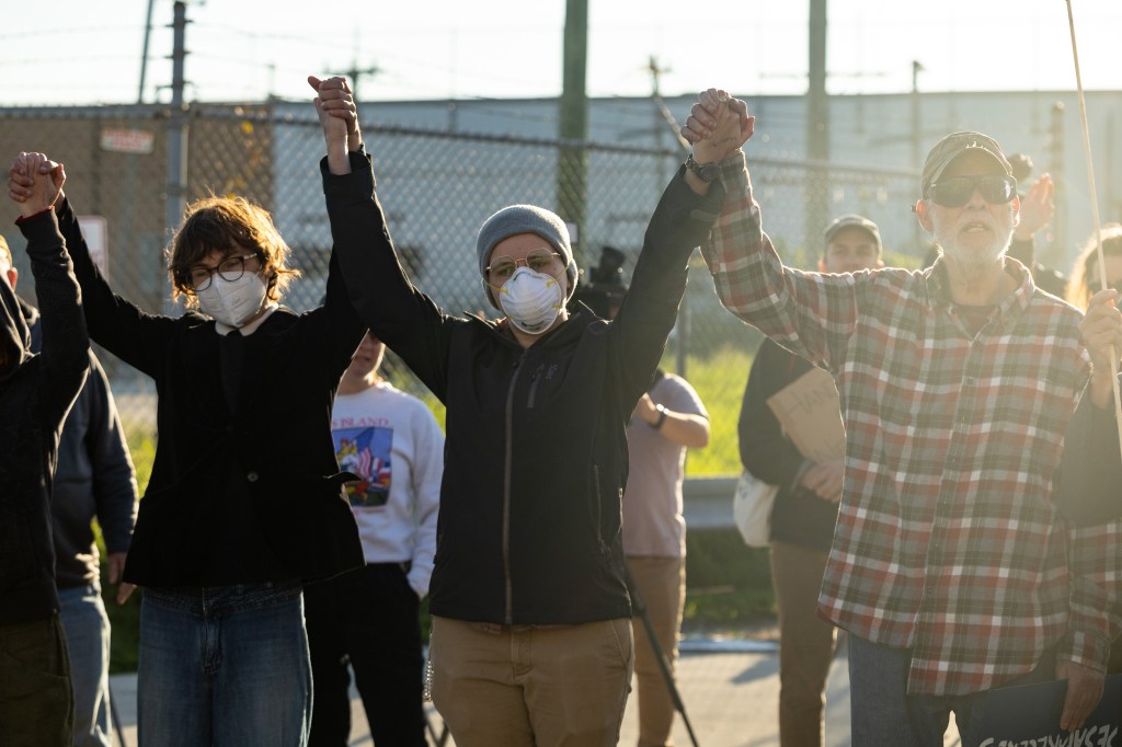 Chicago prepares with parades, protests for immigration sweeps