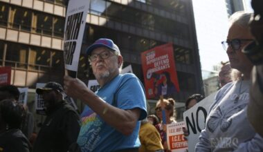 Trump administration starting Chicago immigration 'blitz'