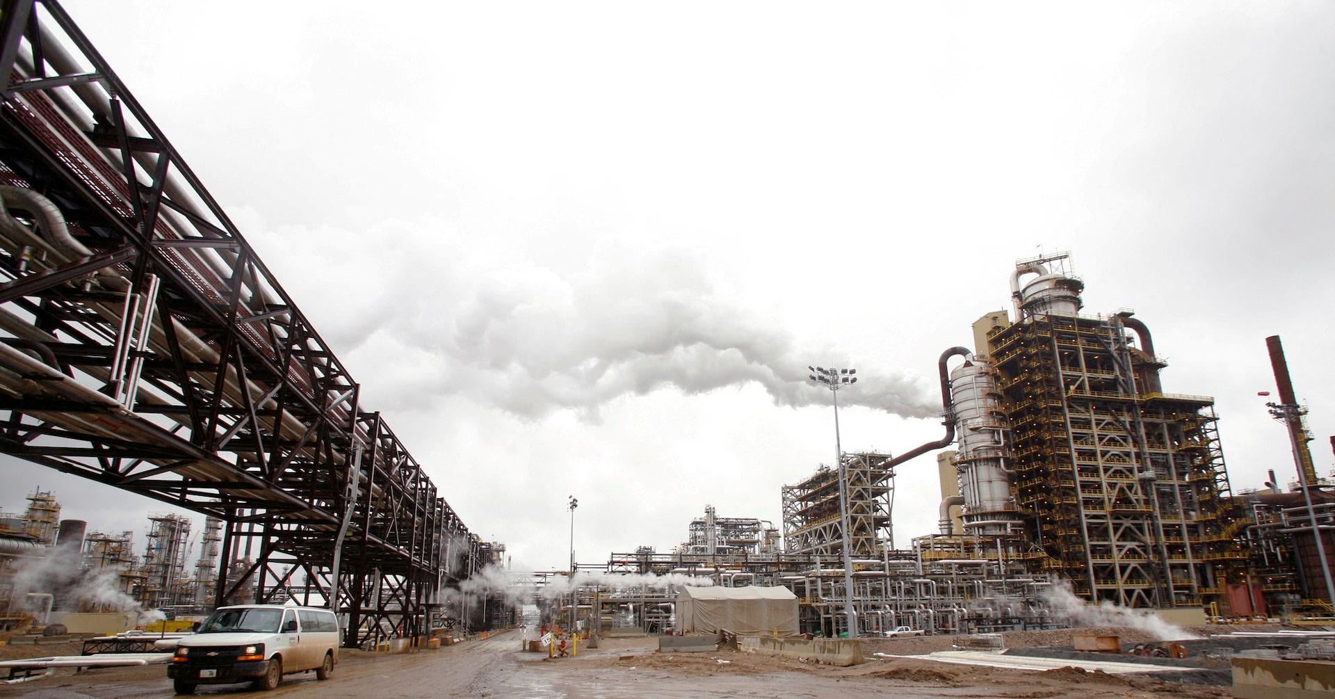 Canada may drop oil emissions cap as part of new climate plan, sources say