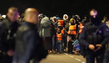 Riot police stop child migrants reaching beach in French town