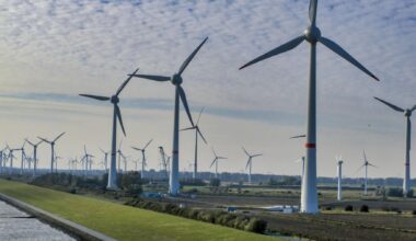 Norway’s first floating wind tender nets two bids