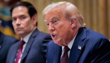 President Donald Trump, flanked by Secretary of State Marco Rubio, holds a Cabinet meeting at the White House on Aug. 26, 2025. (Chip Somodevilla/Getty Images)