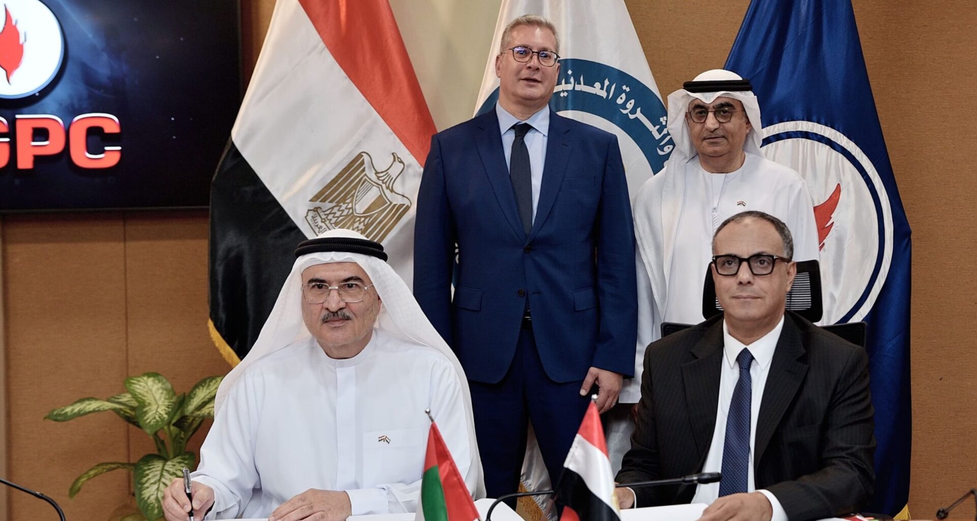 Dragon Oil and Egypt's Ministry of Petroleum sign the agreement for the drilling of three wells in the Gulf of Suez