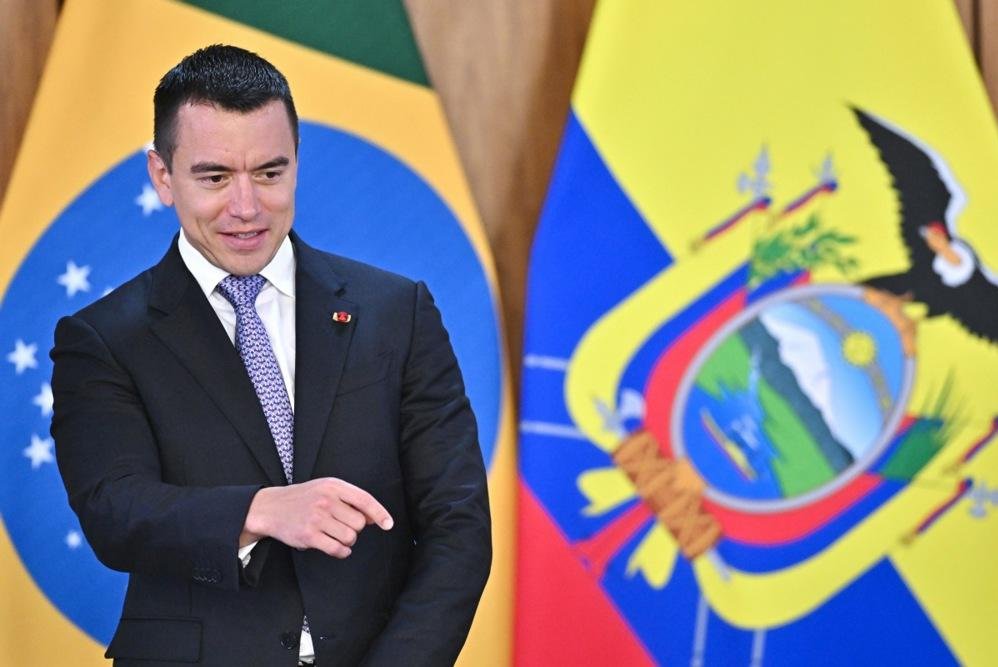 Ecuador head seeks constituent assembly amid war on drug trafficking