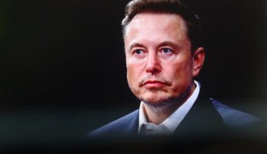 Elon Musk Snubs Trump Event, Google Hit With $425 Million Privacy Payout, Dan Ives Sees Apple-Gemini AI 'Dream Scenario' — This Week In Tech - Tesla (NASDAQ:TSLA)