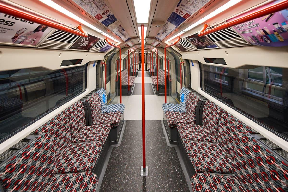 TfL sorry after 'stupidly hot' Tube trapped in tunnel during rush hour