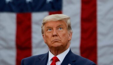 Donald Trump woest op tuinaannemer die marmeren steen beschadigde: “Ik stuur de factuur op”