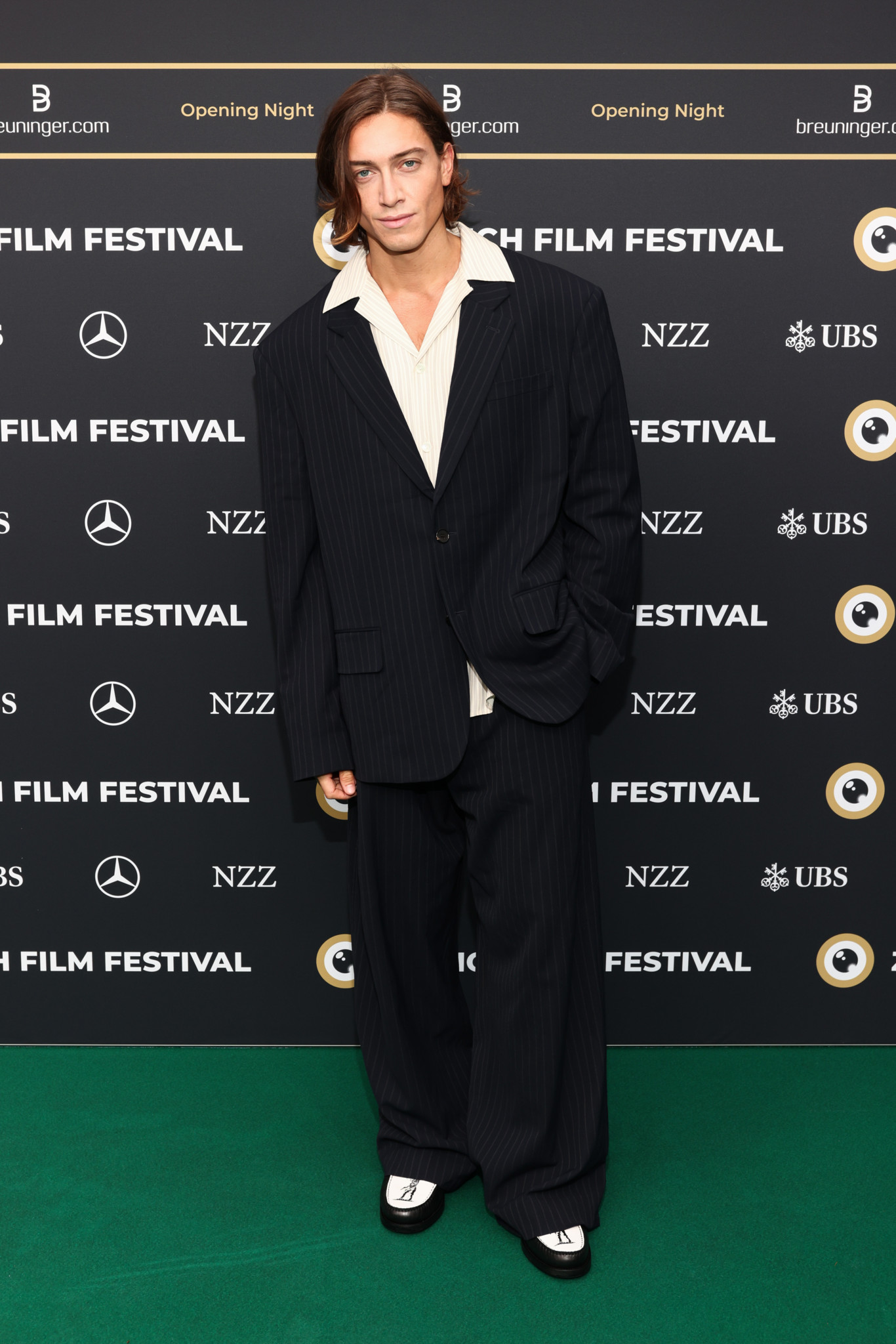 Morgan Mesple auf dem Green Carpet des 21. Zurich Film Festival im Kongresshaus Zürich, September 2025.
