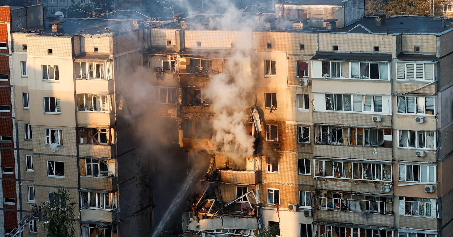 Russia's largest air attack on Ukraine sets fire to main government building