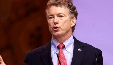 'Wow': Onlookers stunned as Rand Paul 'takes JD Vance to school' with brutal takedown