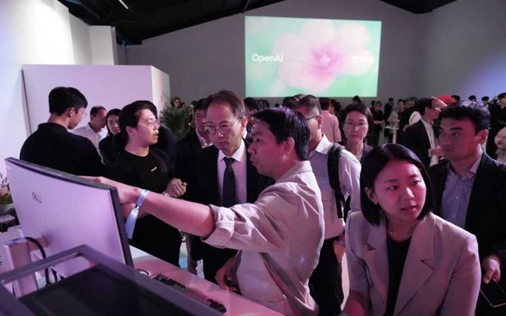 At OpenAI Korea’s launch, FuriosaAI showcased RNGD powering GPT-OSS 120B, underscoring Korea’s role in solving AI’s global cost and power challenges.