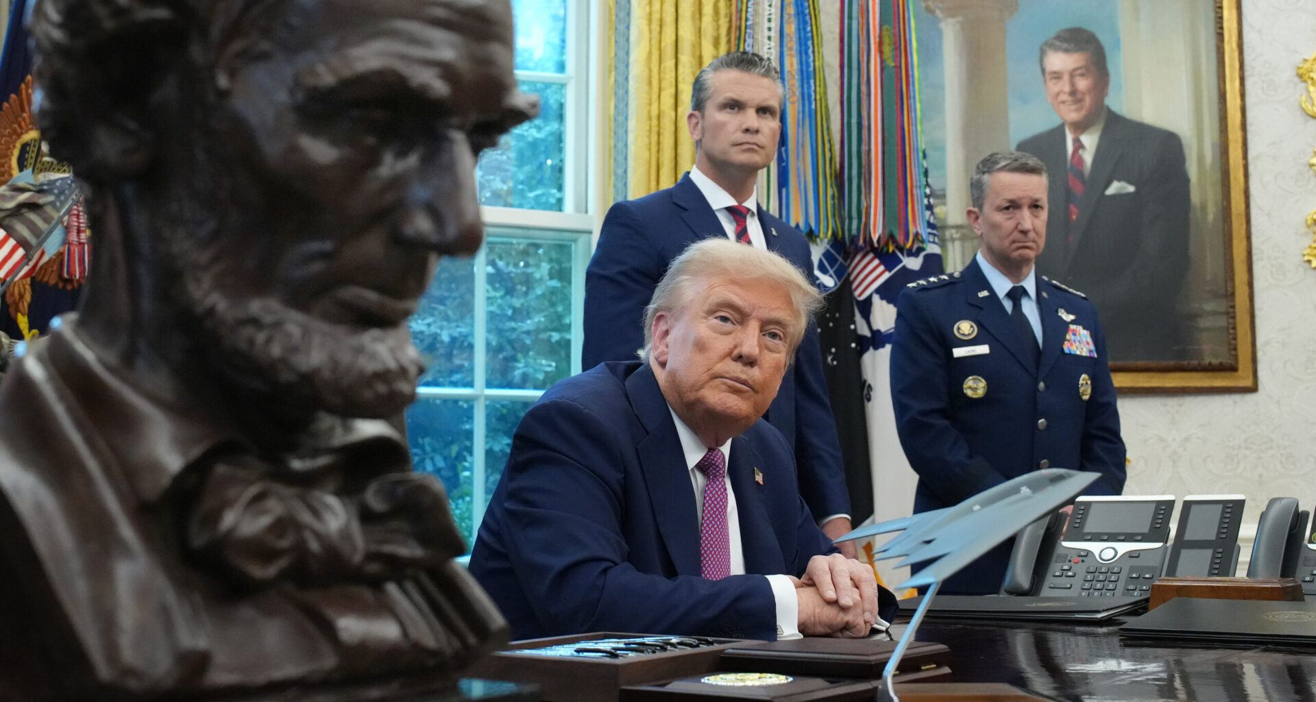 Trump Threatens ‘WAR’ on Chicago 