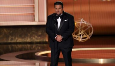 Congress Bets Booed For Cutting Public TV Funding