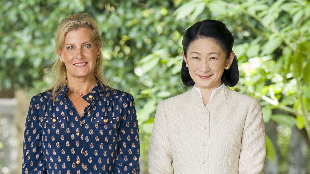 Sophie of Edinburgh Packed an Impressive Suitcase of Shirt Dresses For Her Japan Trip