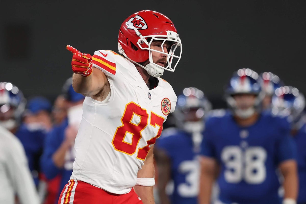 Chiefs’ Travis Kelce, Andy Reid have heated exchange on sideline vs. Giants
