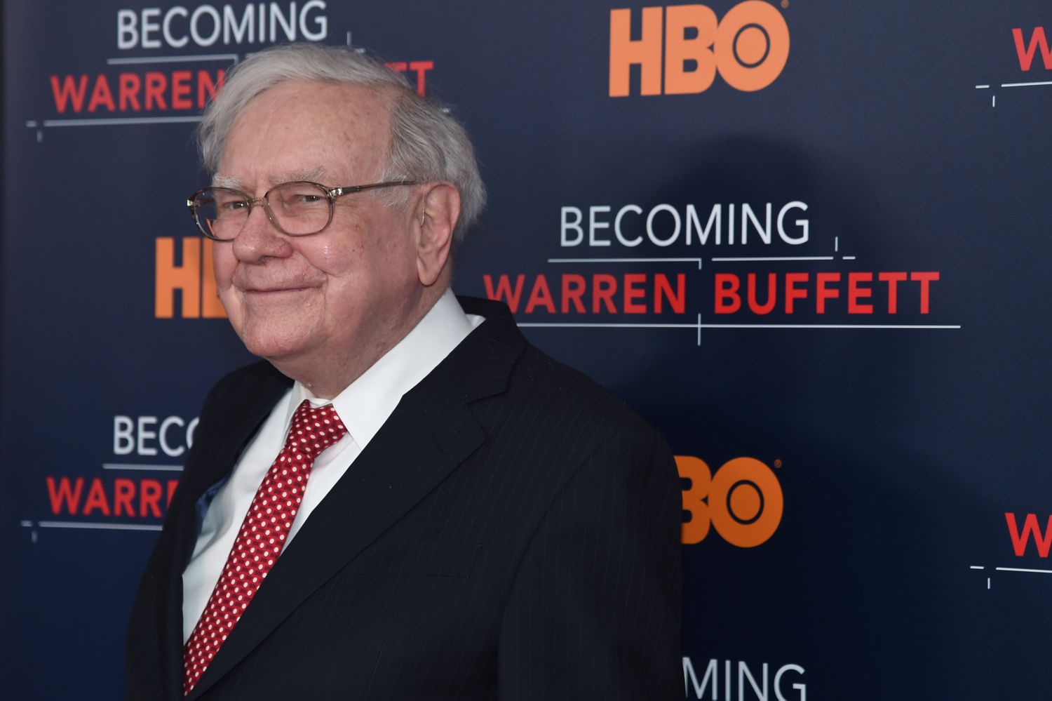 How Warren Buffett's Berkshire Hathaway Outpaced the Federal Reserve in Treasury Bill Ownership