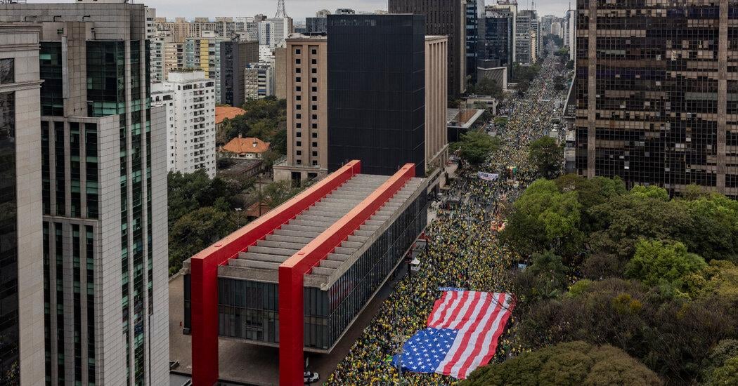 The New Symbol of the Brazilian Right: the American Flag