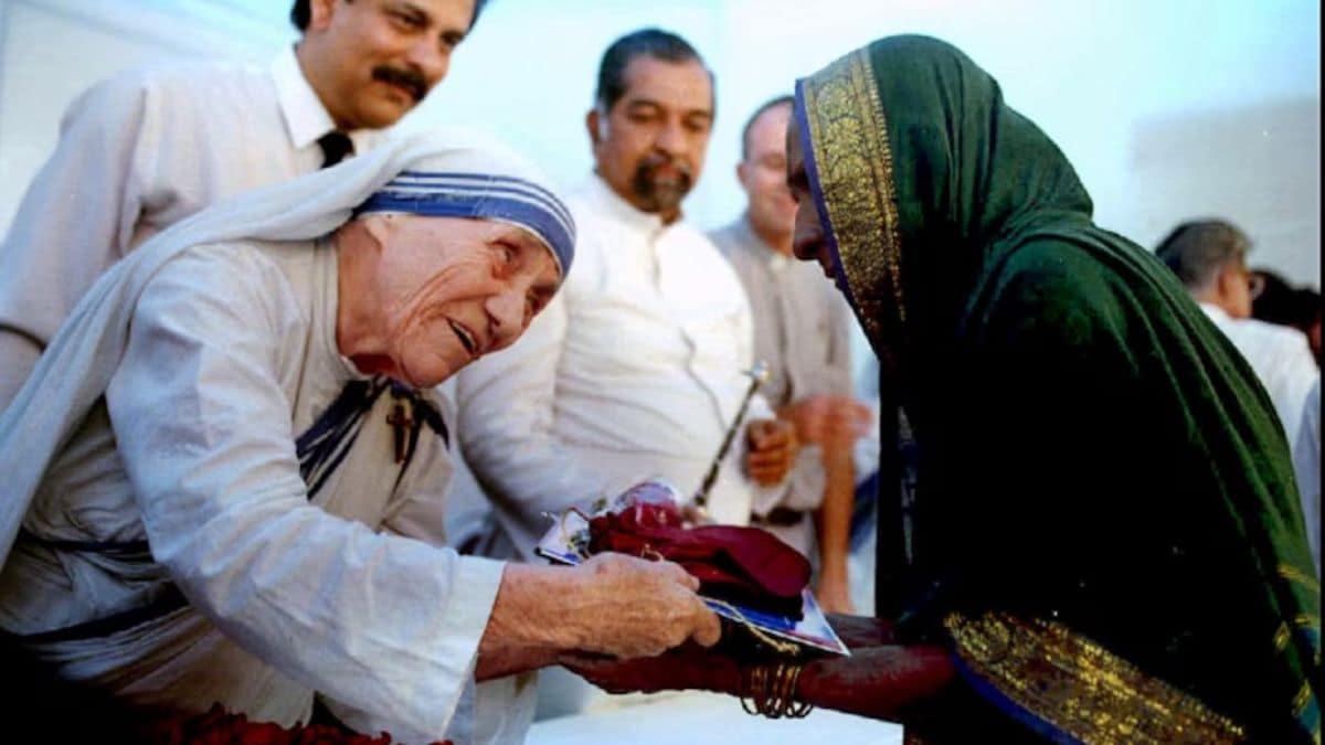 When Mother Teresa was declared a saint – Firstpost