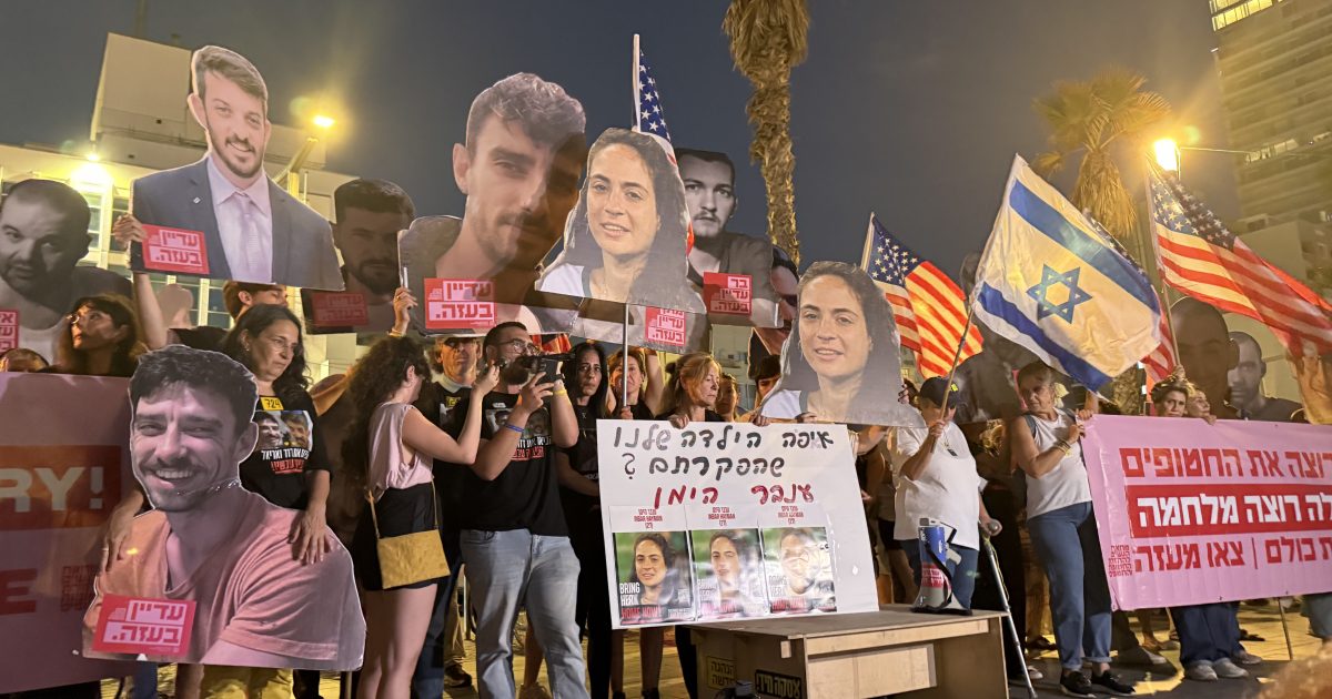 Demonstrators at U.S. Embassy in Tel Aviv call for peace