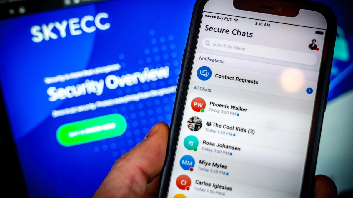 Zitting op SKY ECC-proces in Charleroi geschorst, omdat afwezige beklaagde plots opduikt in België