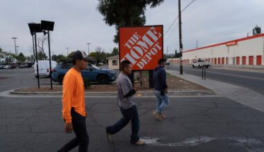 Home Depot stores, long a hub for day laborers, now draw immigration agents out on raids