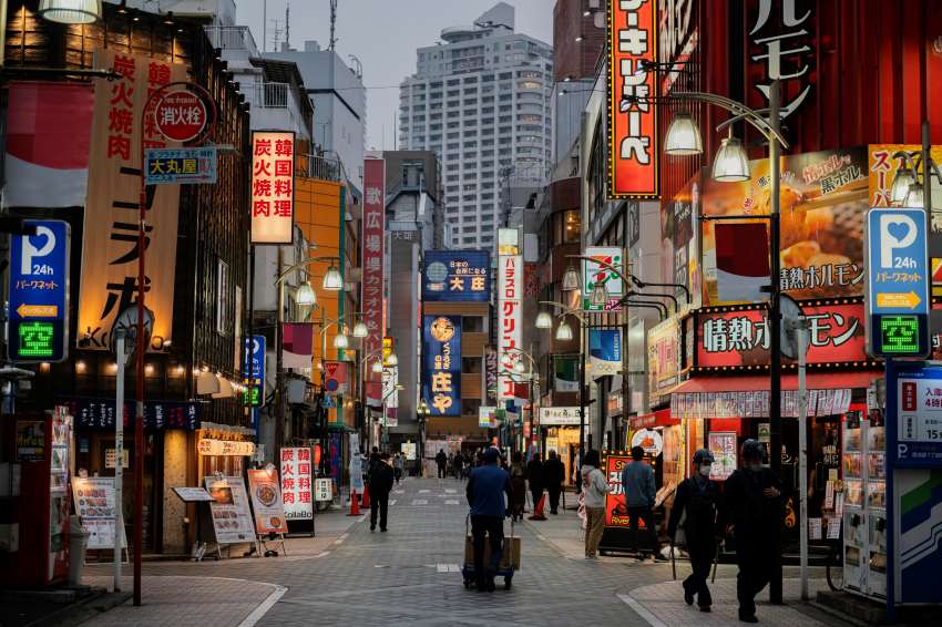 Japan Sees Surge in Tourist Complaints in 2024: Issues with Accommodation, Pricing, and Fake Goods