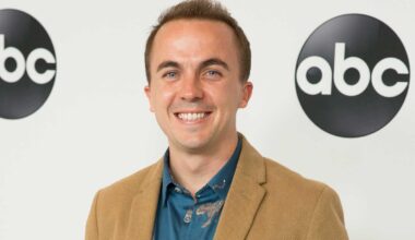 Frankie Muniz turned down a shot at being among the youngest SNL hosts so he could meet his celebrity crush instead