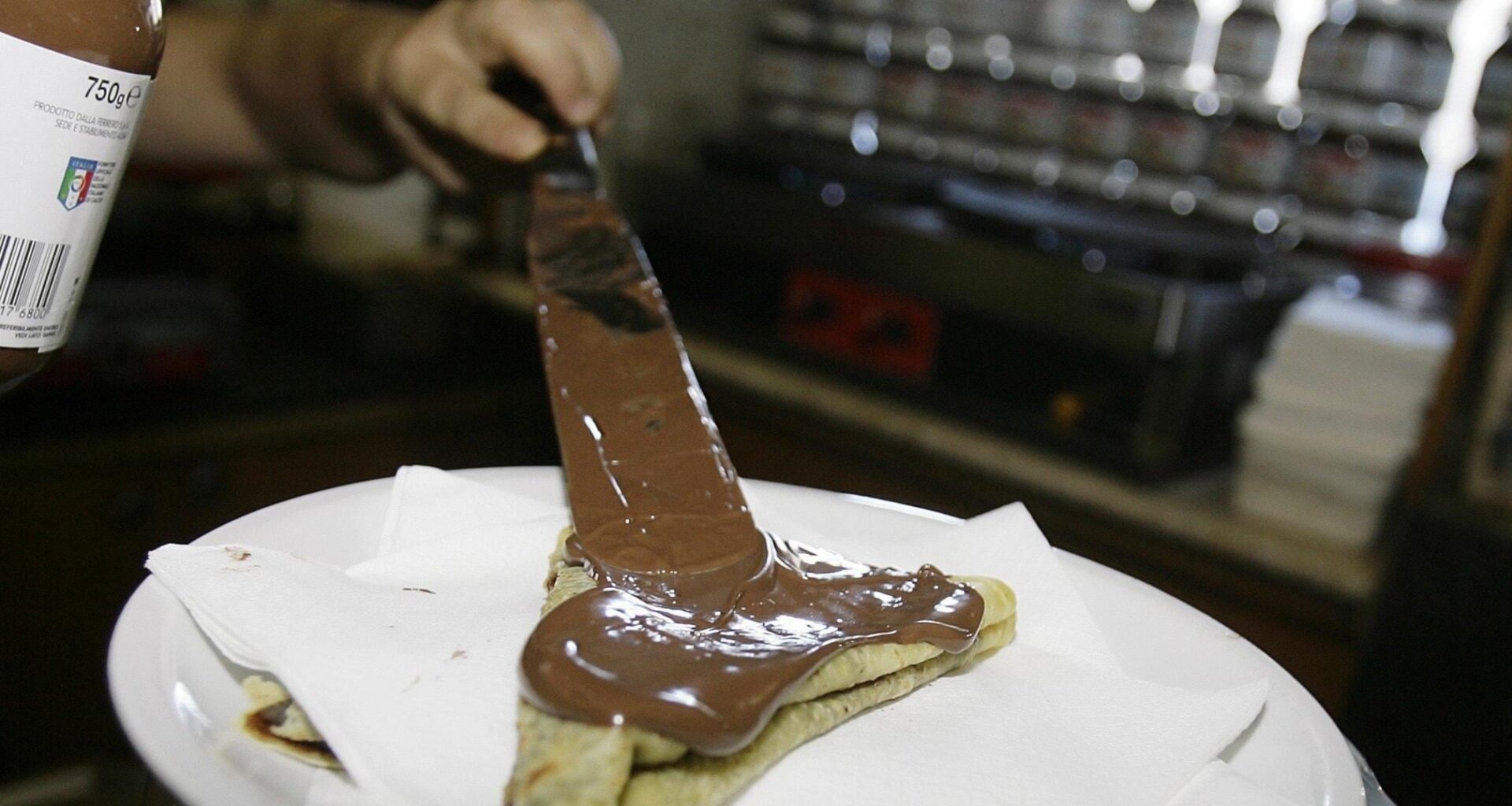 Malmö stad måste tömma över 2000 burkar Nutella – men kan inte - P4 Malmöhus