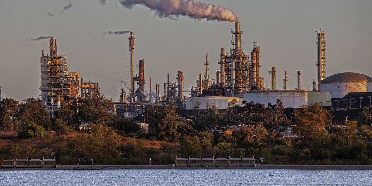 In 'Latest Pro-Polluter Move,' Trump EPA to End Emissions Data Collection | “EPA cannot avoid the climate crisis by simply burying its head in the sand as it baselessly cuts off its main source of greenhouse gas emissions data.”