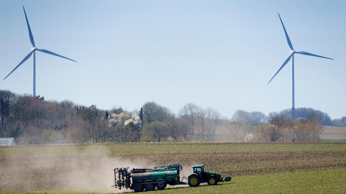 Regeringen vil femdoble bøder til landmænd for at sprede gylle på frosne marker [til 50.000kr.]