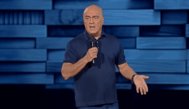 Evangelist Greg Laurie Accused of Negligence in Romania