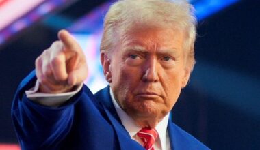 'Then comes the tell': Ex-Trump insider says president just sent a 'signal' to Putin