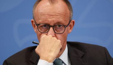 German Greens accuse Merz coalition of denying €4.5B in Ukraine aid – POLITICO