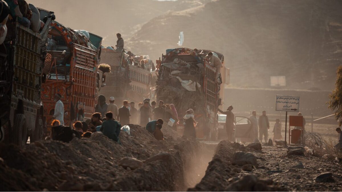 Pakistan to shut down 16 Afghan refugee camps